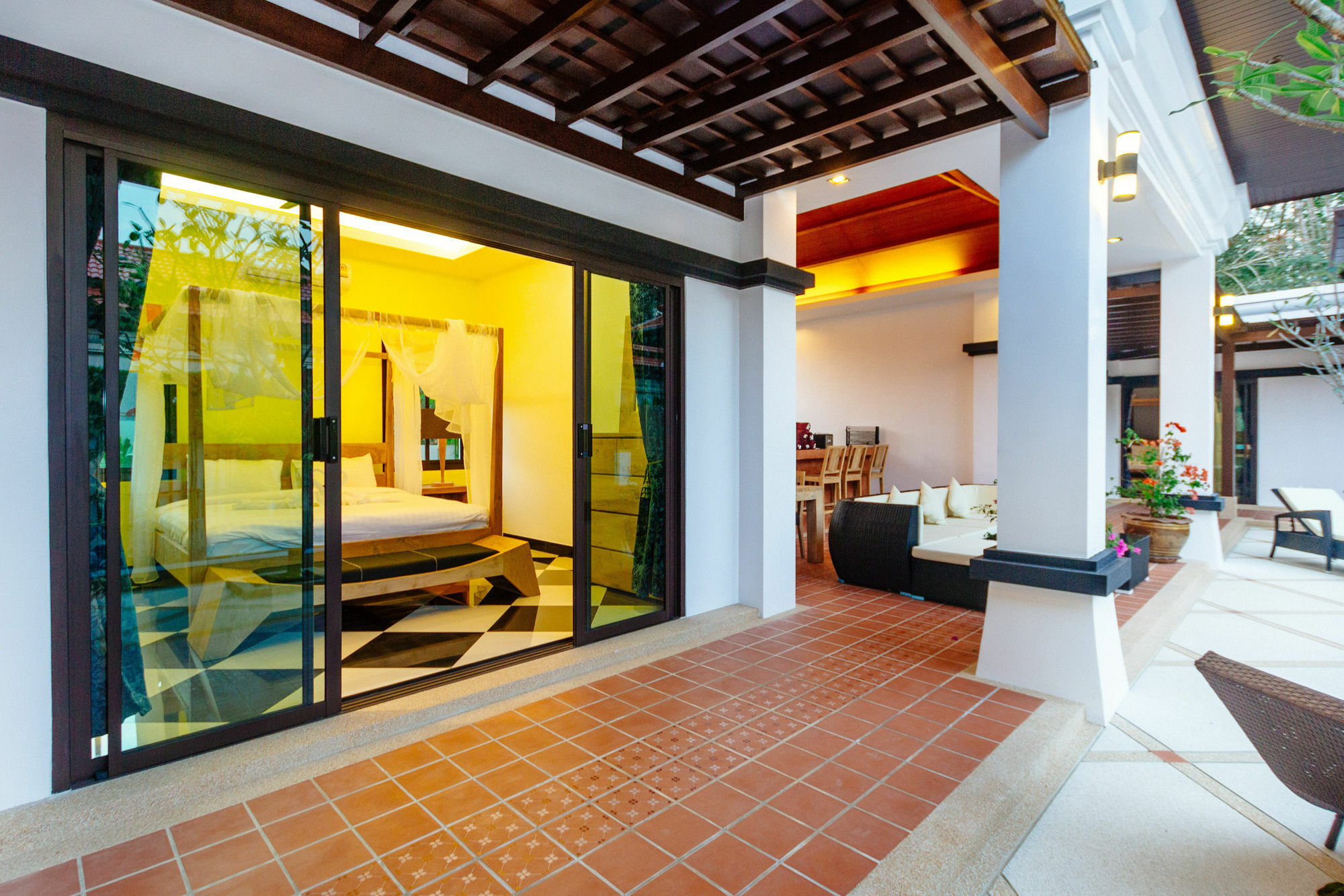 Jewels Villas Phuket Surin Beach  Exteriör bild